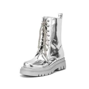 2023 Европейската и американската сребърен метален обтегач, странични с цип, дантела с диаманти, на средния ръкав, модерен зимни обувки в неутрален стил в стил пънк.