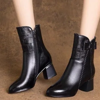 2023 Нови универсални дамски ботуши с цип със средния ръкав, зимни нови плюшени топли модерни обувки с лък, и остри пръсти на квадратен ток в женски стил