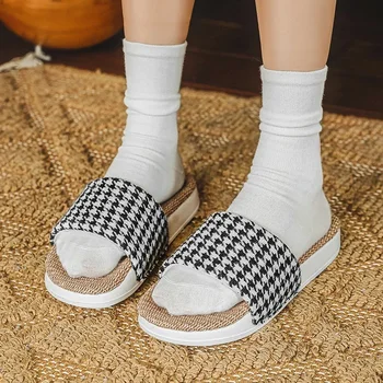 2023 Пролетно-есенни Домашни пантофи в нов стил; Дамски ежедневни чехли за баня в японски клетка; Модни нескользящие слипоны на дебела подметка ; Дамски обувки