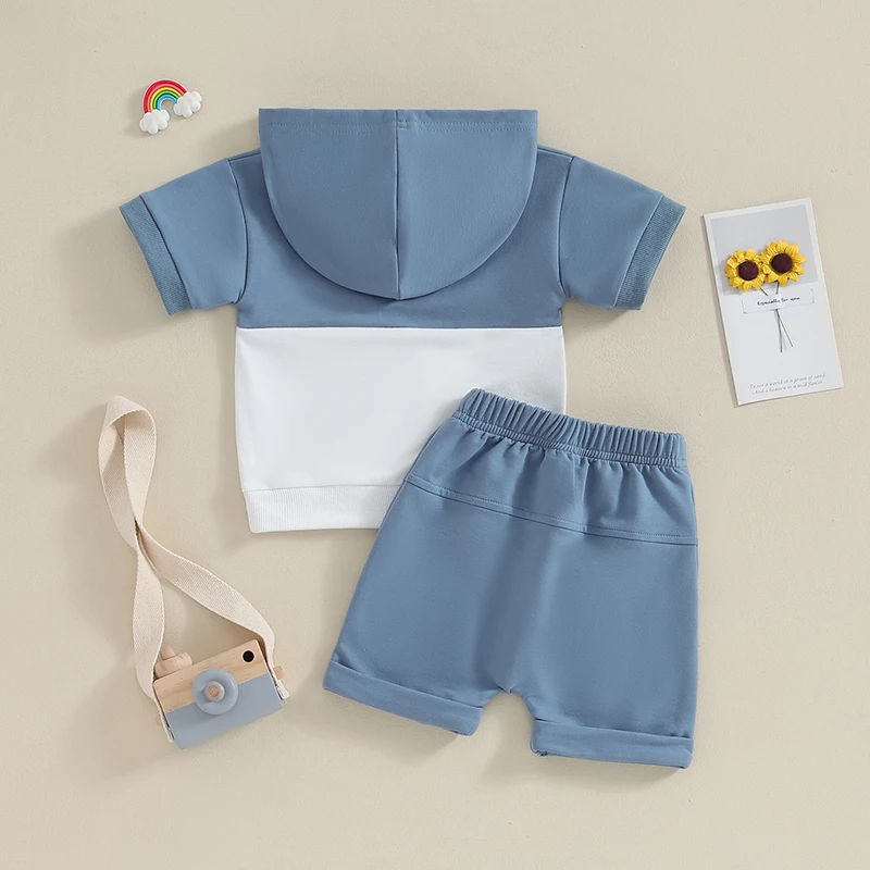 Комплект летни дрехи от 2 теми за малките момчета контрастни цветове, тениска с качулка с къси ръкави и ластични шорти