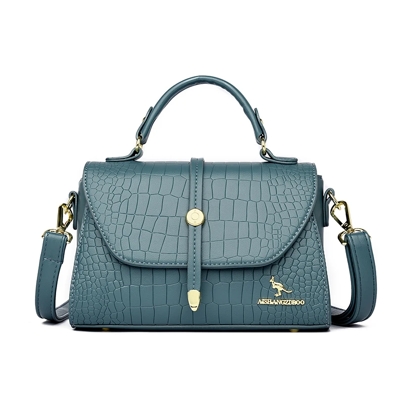 Луксозна Дамска чанта с модерен модел 