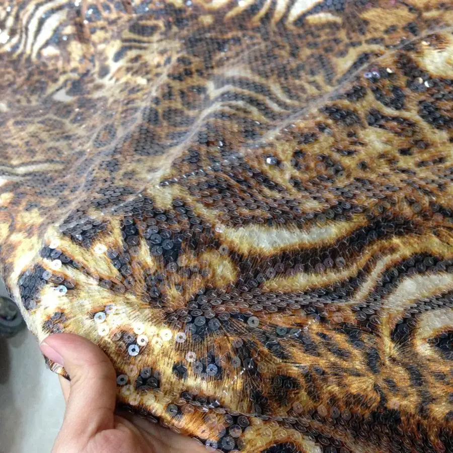 Окото плат, ръчно изработени с леопардовым модел и пайети