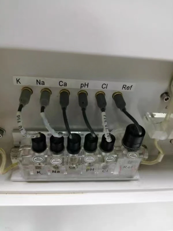 На електролитния електрод K Калиевый електрод NA натриевый електрод CA кальциевый PH електрод електрод REF електрод за сравнение
