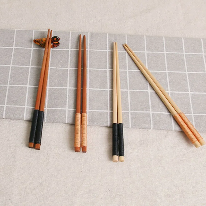 Японски дървени пръчици за хранене с цвят на черно кафе