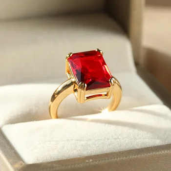 Дамски пръстен с квадратен камък с голям червен цирконием, пръстен с квадратен камък от неръждаема стомана, Регулируем пръстен златен цвят, Естетически бижута в стил пънк, Подаръци